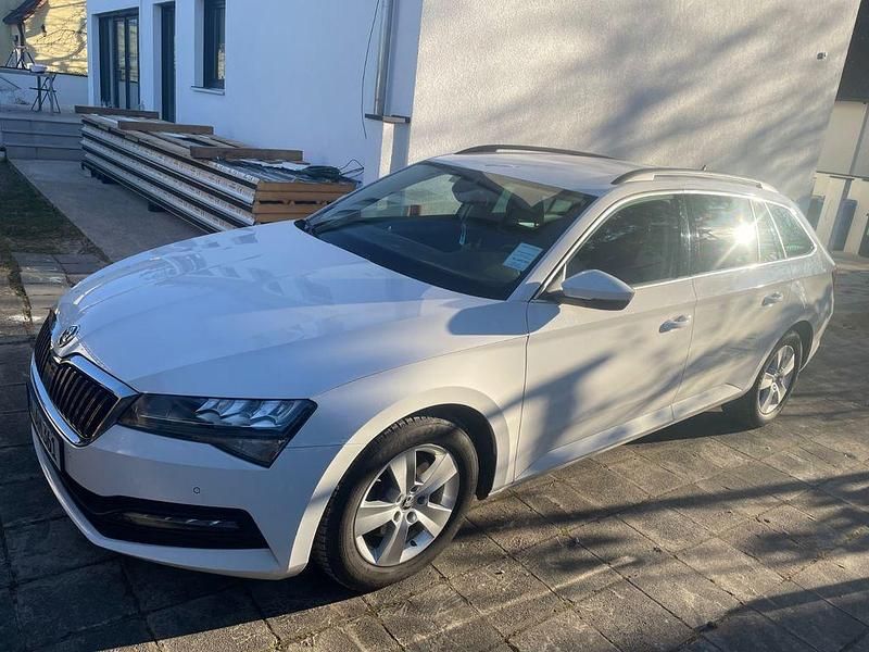 Gebraucht Skoda Superb Ambition 190 PS (139 kW) 2020 Weiß Kombi