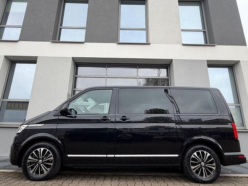 Begagnad VW Multivan Generation Six 204 HK (150 kW) 2021 Svart Minibuss