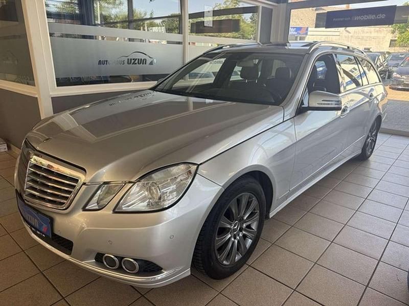 Silber Gebraucht 2011 Mercedes E220 Elegance Kombi | 5.990 € (Fairer Preis) - Bild 1/3
