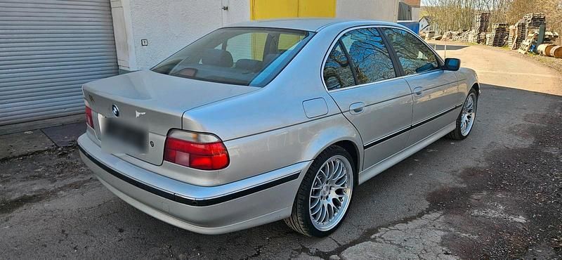Gebraucht BMW 523 170 PS (125 kW) 2000 Silber Limousine