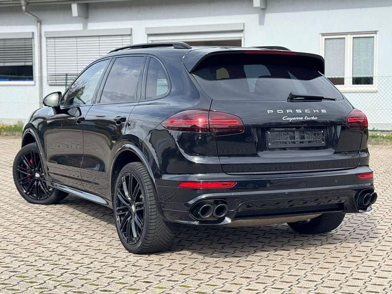 Gebraucht Porsche Cayenne Turbo 519 PS (381 kW) 2015 Schwarz SUV