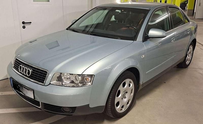 Blau Gebraucht 2002 Audi A4 Limousine | 1.300 € (Superpreis) - Bild 1/4