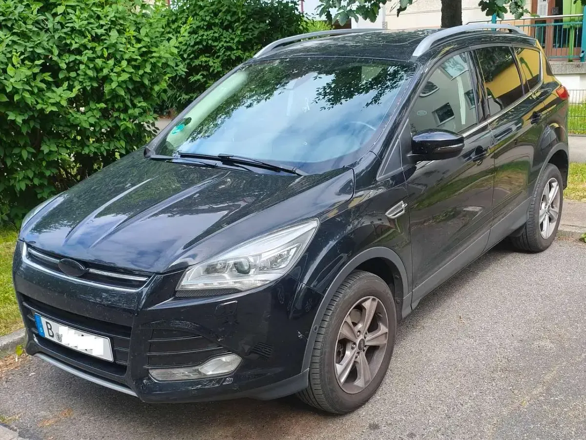 Gebraucht Ford Kuga Trend 184 PS (135 kW) 2016 Schwarz SUV