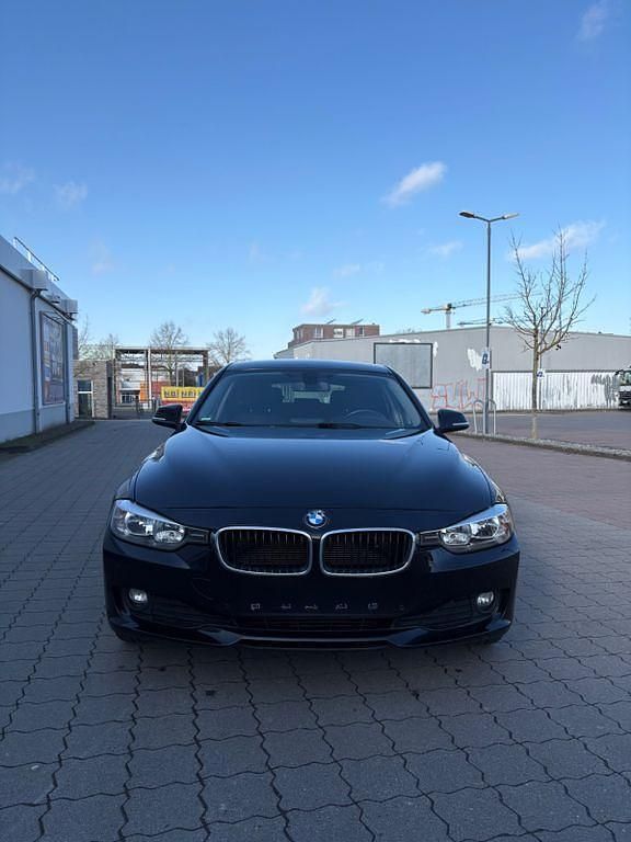 Gebraucht BMW 320 184 PS (135 kW) 2014 Schwarz Kombi