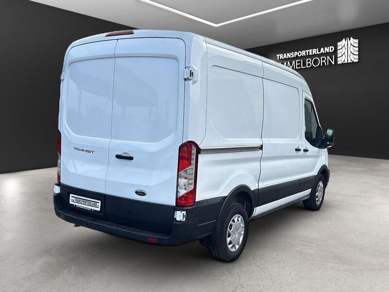 Gebraucht Ford Transit Trend 131 PS (96 kW) 2022 Weiß Van / Kleinbus