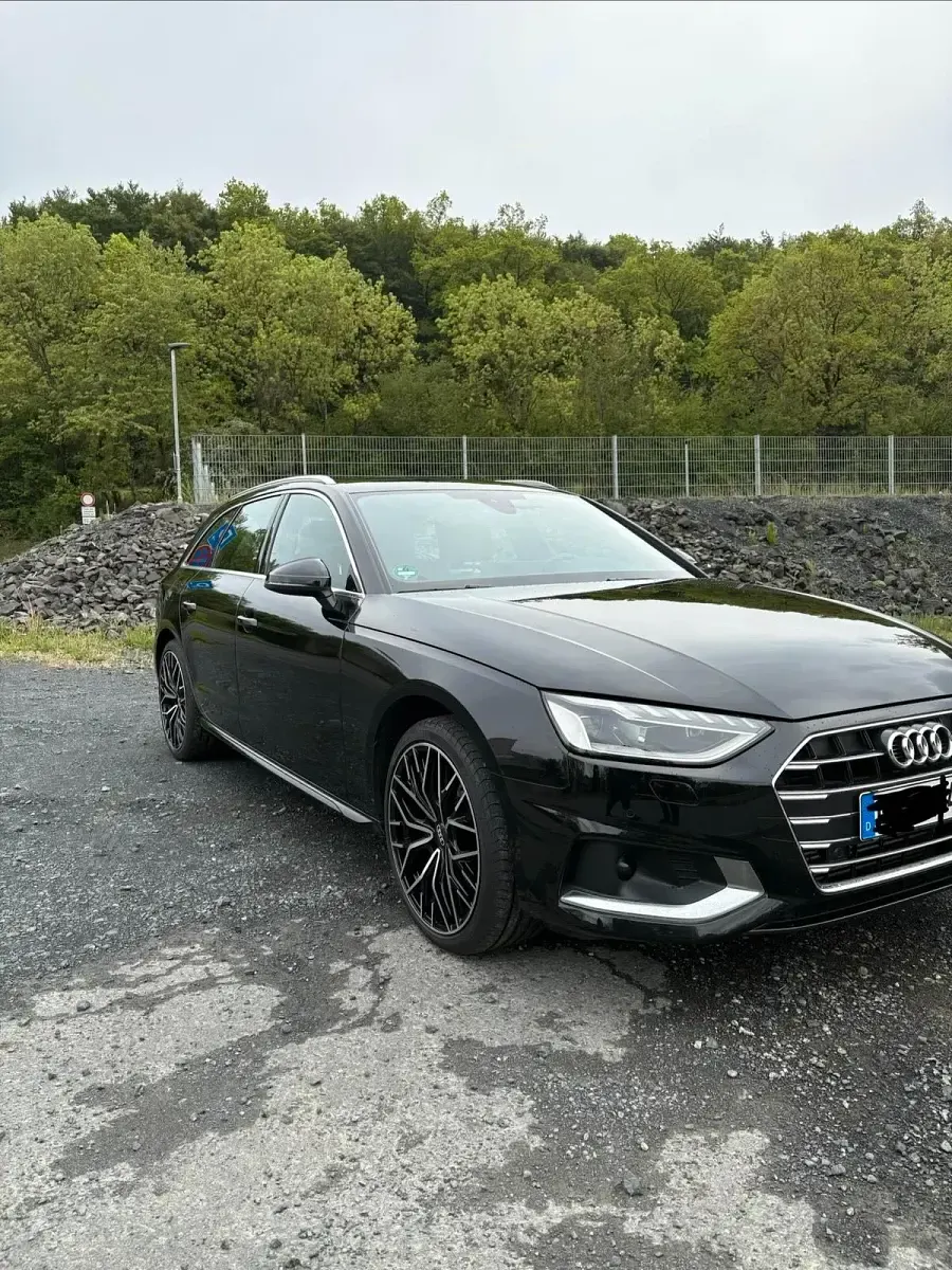 Gebraucht Audi A4 Advanced Plus 150 PS (110 kW) 2020 Schwarz Kombi