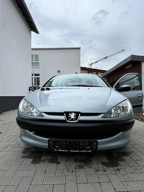 Silber Gebraucht 2005 Peugeot 206 Filou Limousine | 1.800 € (Fairer Preis) - Bild 1/4