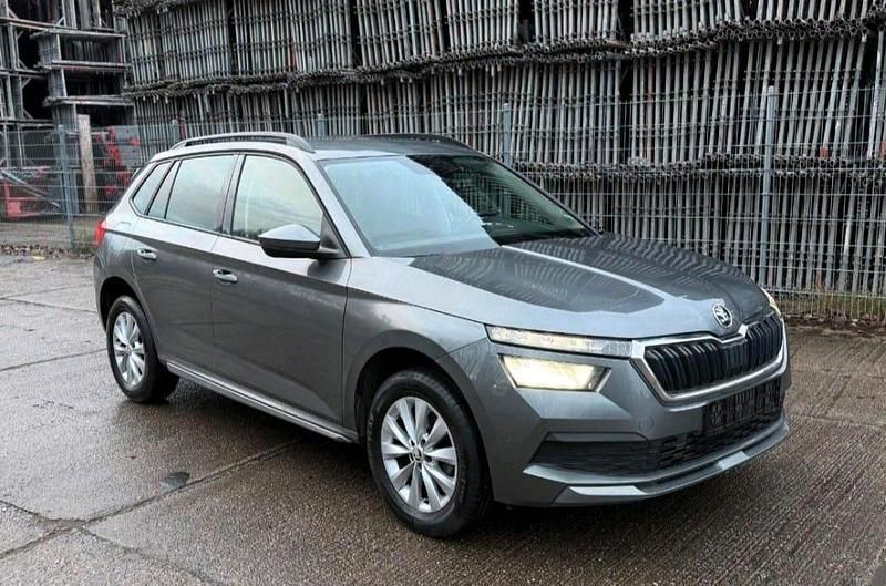 Grau Gebraucht 2022 Skoda Kamiq SUV | 17.500 € (Superpreis) - Bild 1/4