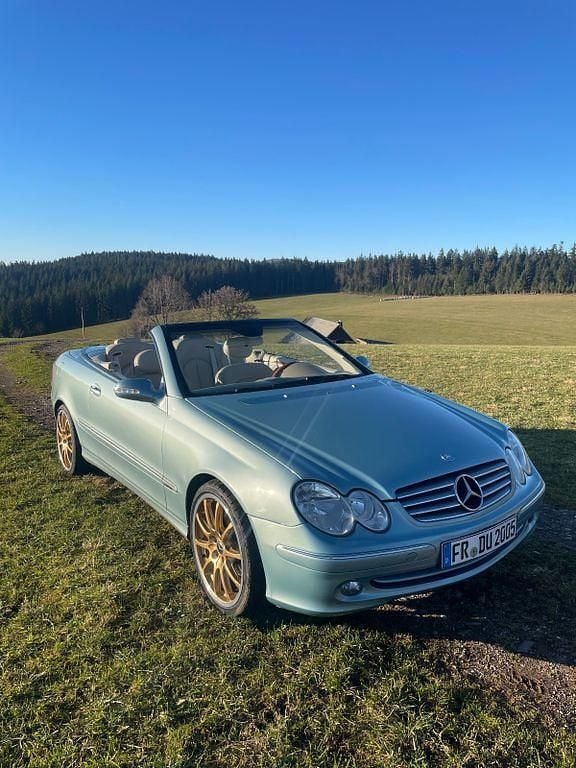 Blau Gebraucht 2004 Mercedes CLK320 Elegance Cabrio | 9.999 € (Fairer Preis) - Bild 1/4