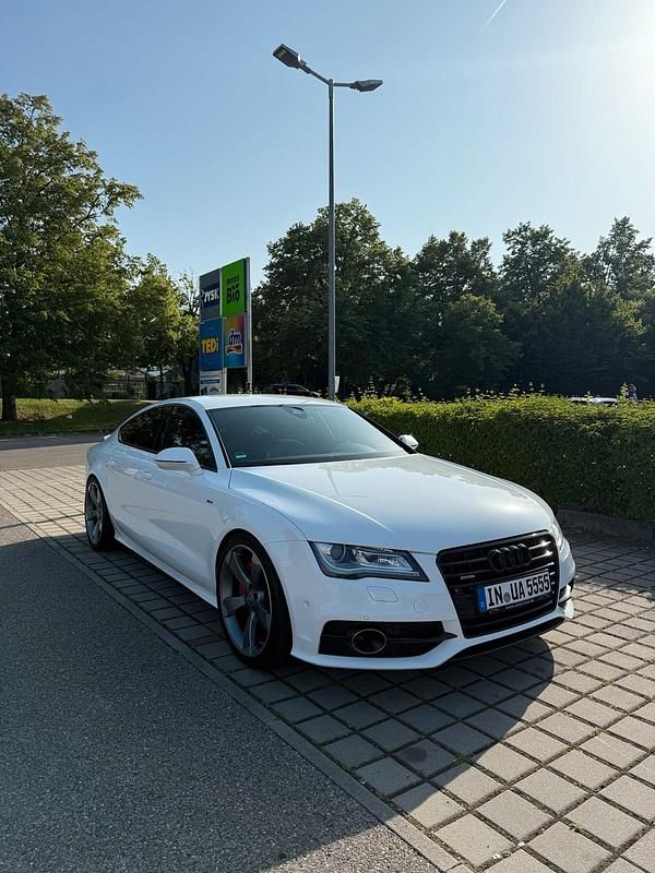 Weiß Gebraucht 2012 Audi A7 S-Line Limousine | 16.300 € (Fairer Preis) - Bild 1/4