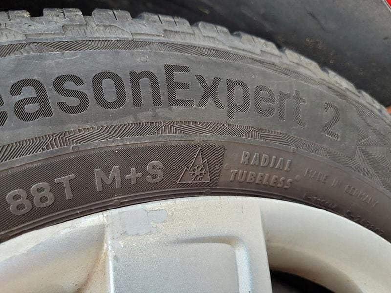 Gebraucht Dacia Sandero Lauréate 75 PS (55 kW) 2010 Rot Limousine