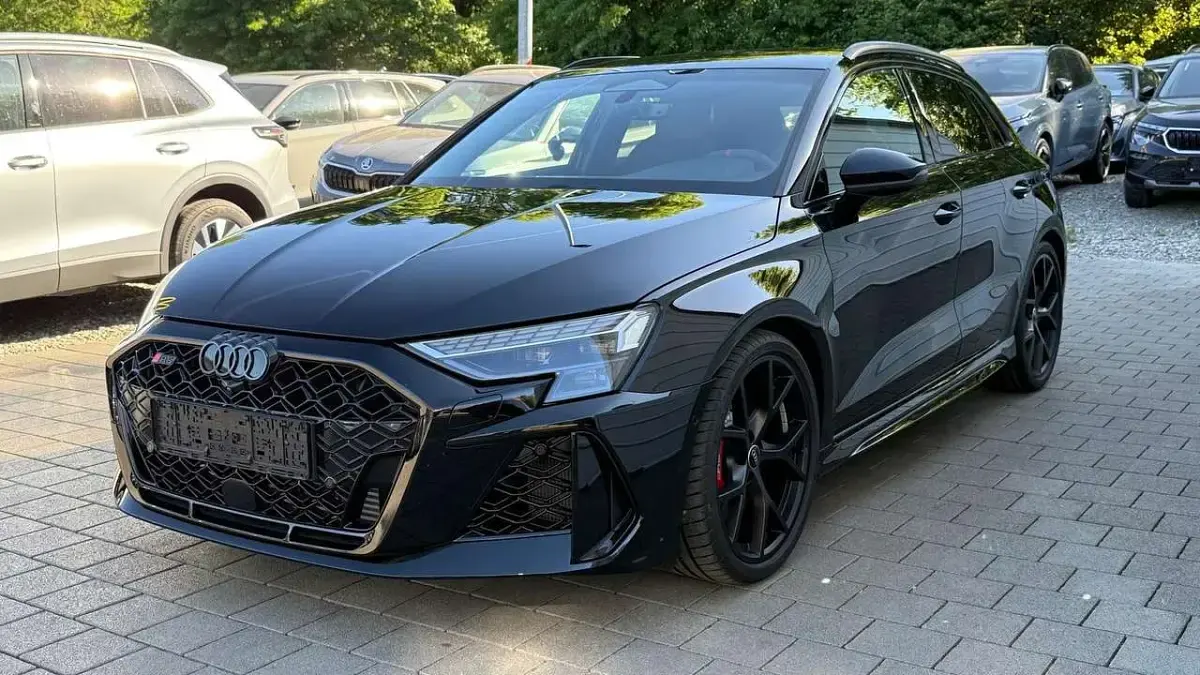 Neu Audi RS3 400 PS (294 kW) 2026 Mythosschwarz metallic Limousine