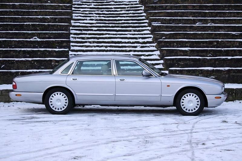 Gebraucht Jaguar XJ Executive 237 PS (174 kW) 2000 Silber Limousine