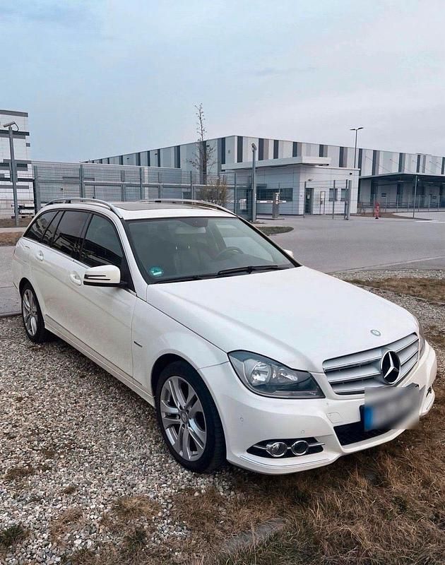 Gebraucht Mercedes C220 170 PS (125 kW) 2011 Weiß Kombi