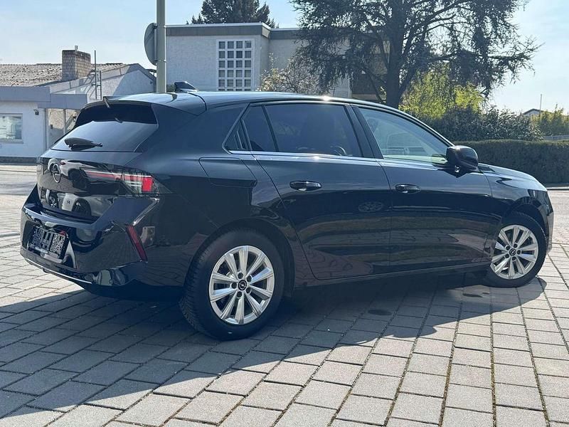 Gebraucht Opel Astra Elegance 131 PS (96 kW) 2023 Schwarz Limousine