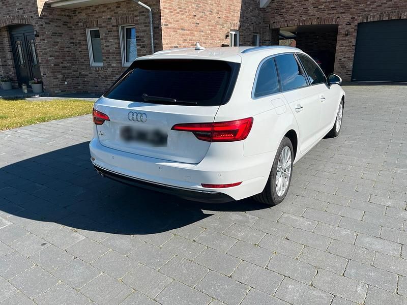 Gebraucht Audi A4 190 PS (139 kW) 2016 Weiß Kombi