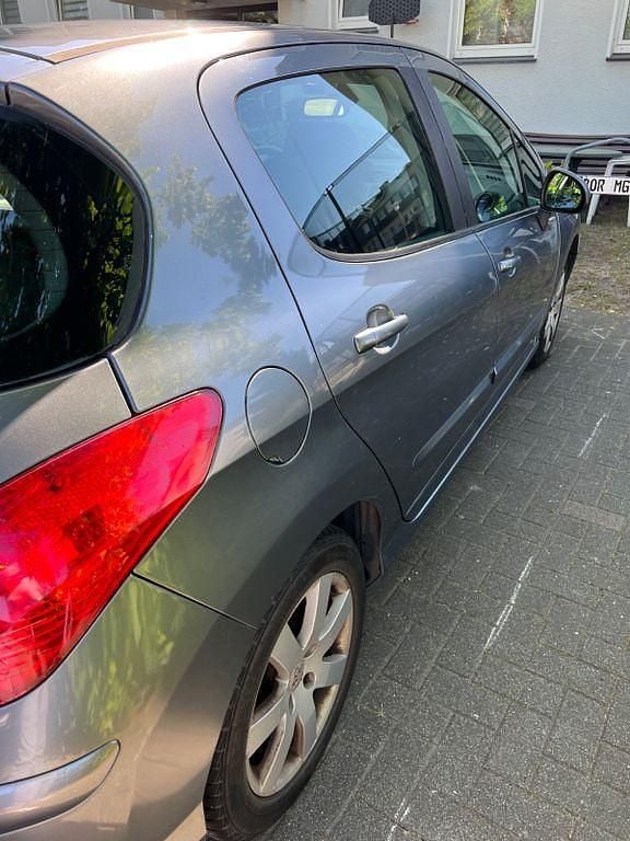 Gebraucht Peugeot 308 Premium 120 PS (88 kW) 2010 Grau Limousine