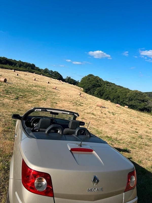 Beige Gebraucht 2009 Renault Mégane Cabriolet Cabrio | 2.000 € (Guter Preis) - Bild 1/4