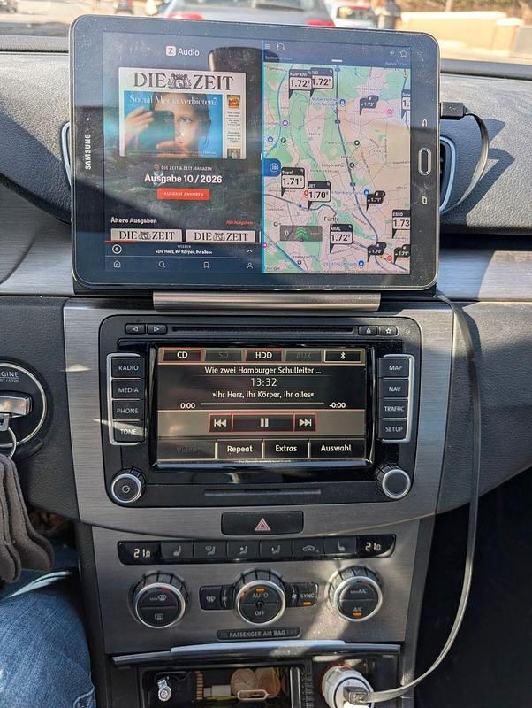 Gebraucht VW Passat 140 PS (102 kW) 2012 Blau Kombi