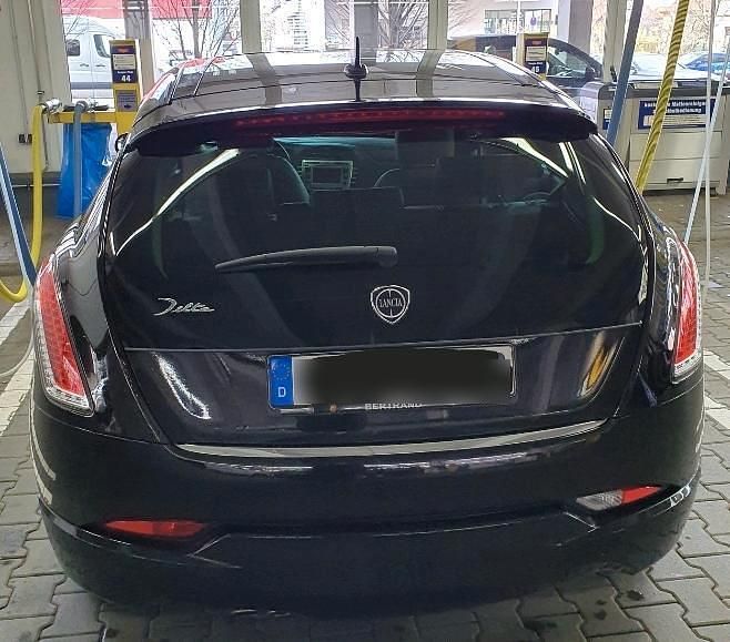 Gebraucht Lancia Delta 120 PS (88 kW) 2013 Schwarz Kleinwagen