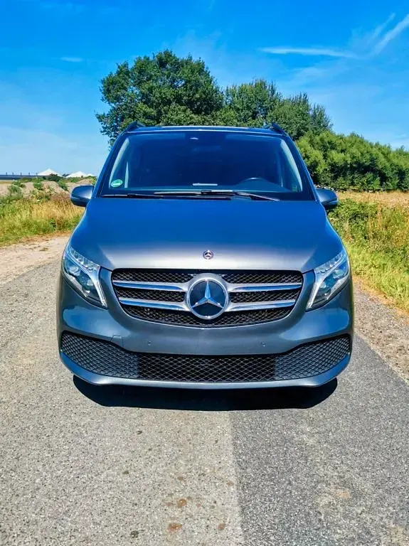 Gebraucht Mercedes V220 Edition 163 PS (119 kW) 2020 Grau Van / Kleinbus