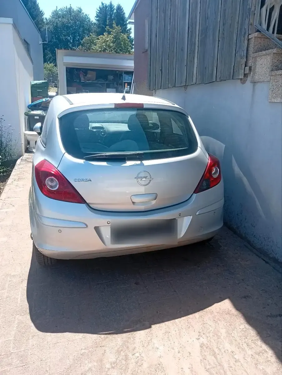 Gebraucht Opel Corsa 99 PS (72 kW) 2010 Silber Kleinwagen