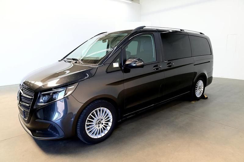 Grau Gebraucht 2025 Mercedes V250 Style Van / Kleinbus | 69.490 € (Guter Preis) - Bild 1/4