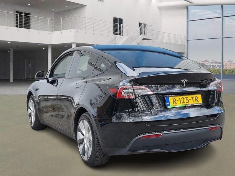 Usado Tesla Model Y Standard Range 250 kW (341 CV) 2022 Negro SUV