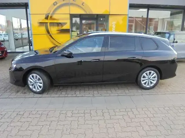 Gebraucht Opel Astra Elegance 110 PS (80 kW) 2023 Karbon schwarz Kombi