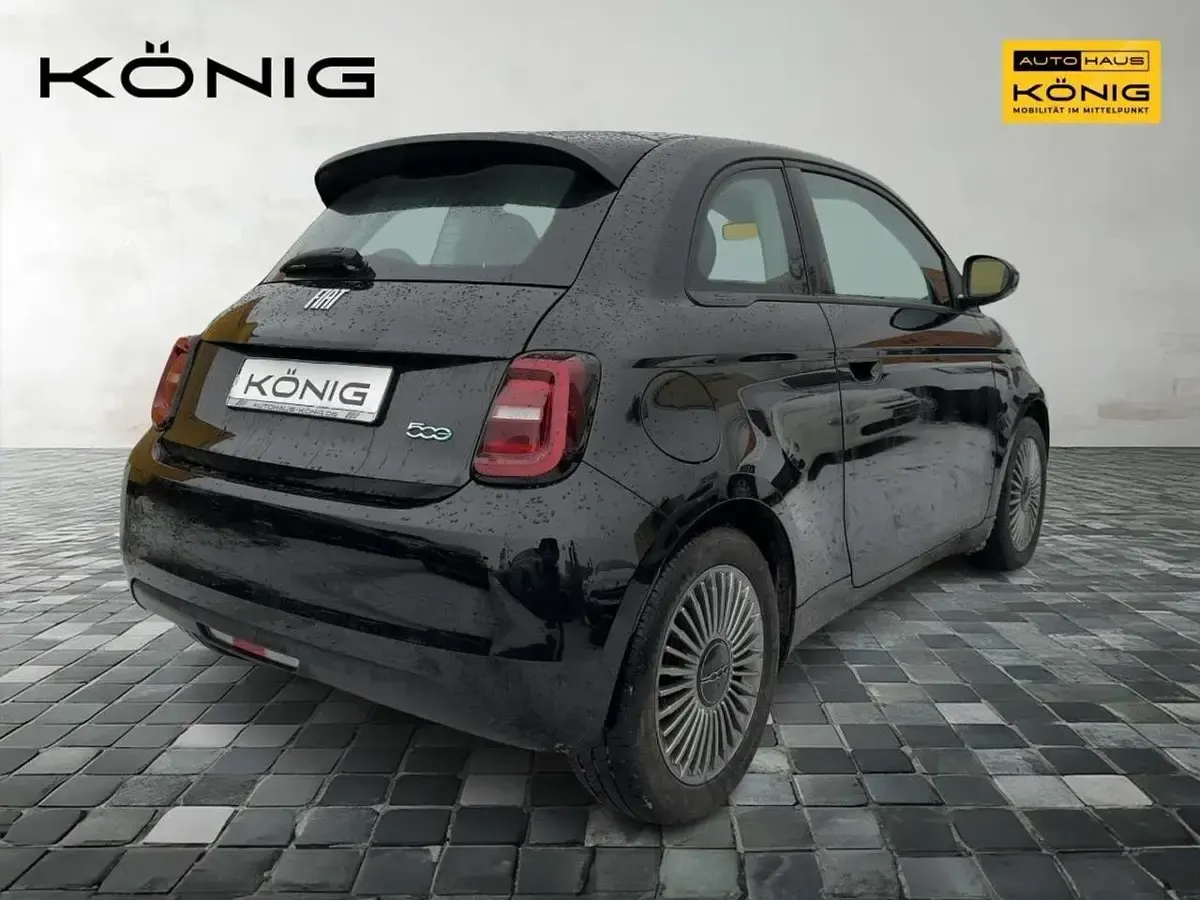 Gebraucht Fiat 500e 86 kW (118 PS) 2024 Schwarz Kleinwagen