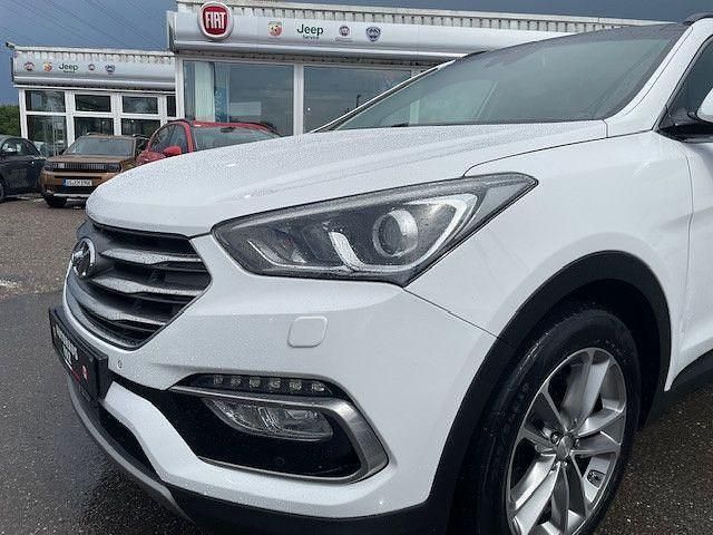 Weiß Gebraucht 2017 Hyundai Santa Fe Premium SUV | 18.900 € (Fairer Preis) - Bild 1/4