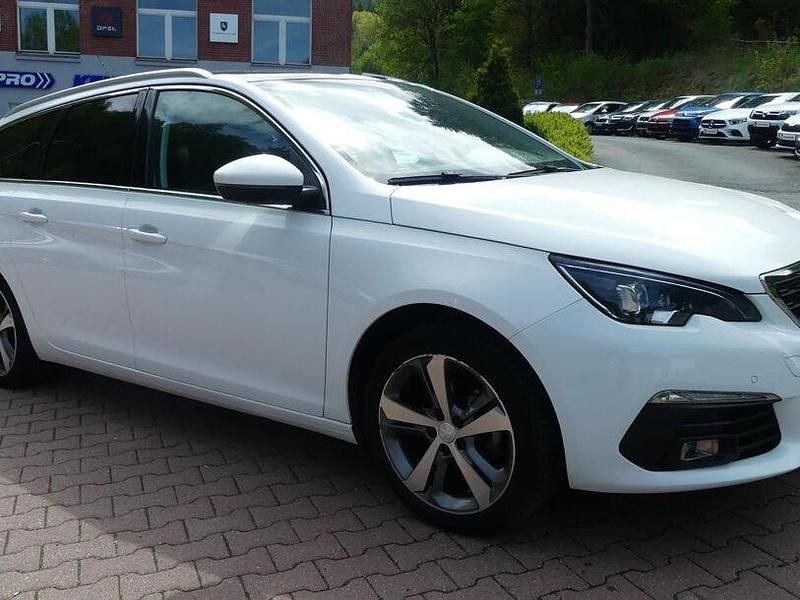 Gebraucht Peugeot 308 131 PS (96 kW) 2020 Weiß Kombi