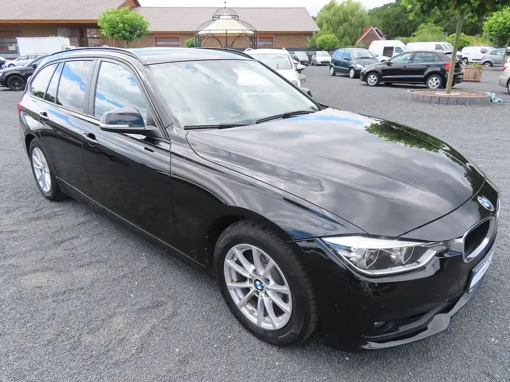 Gebraucht BMW 320 Advantage 190 PS (139 kW) 2017 Schwarz Kombi