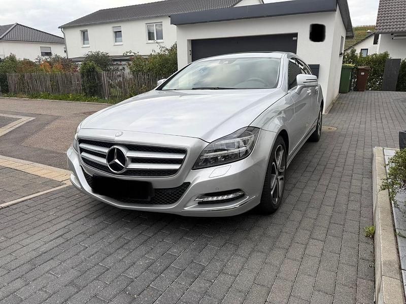 Silber Gebraucht 2013 Mercedes CLS250 Shooting Brake Kombi | 16.500 € (Guter Preis) - Bild 1/4