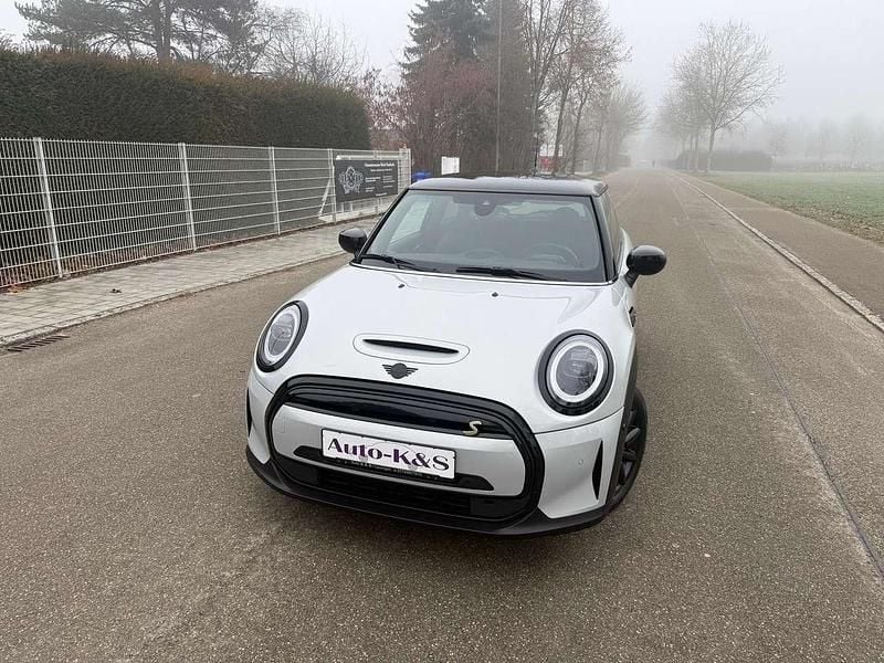 Gebraucht Mini Cooper SE 135 kW (184 PS) 2022 White silver Kleinwagen