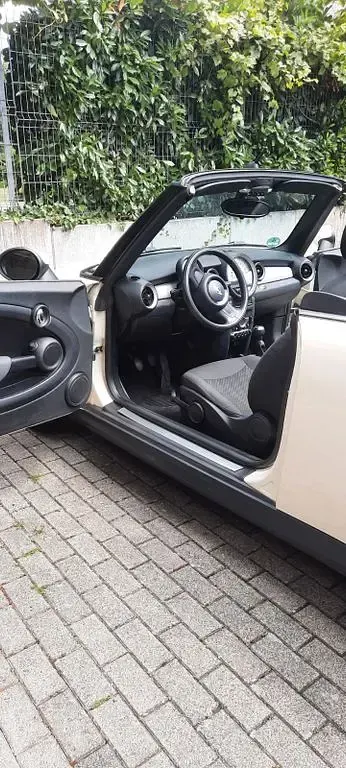 Gebraucht Mini One Cabriolet 98 PS (72 kW) 2011 Weiß Cabrio