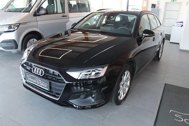 Brillantschwarz Gebraucht 2023 Audi A4 Basis Kombi | 31.490 € (Guter Preis) - Bild 1/4