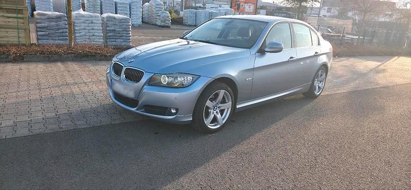 Gebraucht BMW 330 245 PS (180 kW) 2009 Blau Limousine