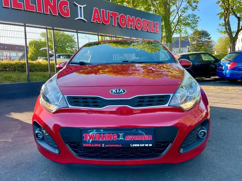 Gebraucht Kia Rio FIFA World Cup Edition 109 PS (80 kW) 2014 Rot Limousine