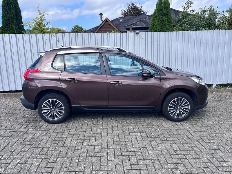 Braun Gebraucht 2013 Peugeot 2008 Active SUV | 5.000 € (Etwas zu teuer) - Bild 1/4