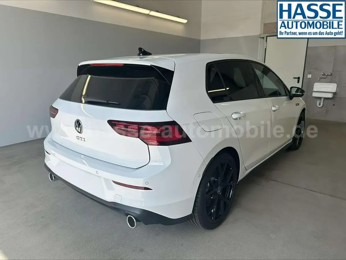 Gebraucht VW Golf VIII GTI 265 PS (194 kW) 2024 [0q0q] pure white Limousine