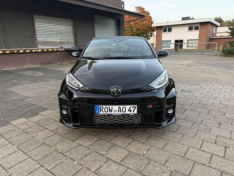 Schwarz Gebraucht 2021 Toyota Yaris Kleinwagen | 34.500 € (Etwas zu teuer) - Bild 1/4