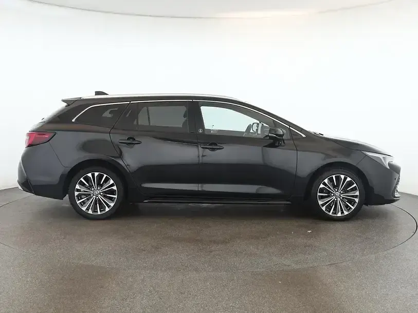 Gebraucht Toyota Corolla Team 196 PS (144 kW) 2024 Mysticschwarz Kombi