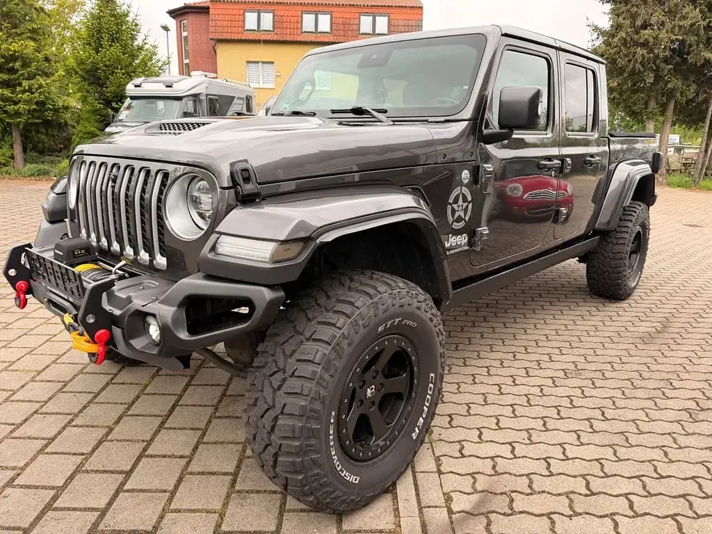 Gebraucht Jeep Gladiator 264 PS (194 kW) 2021 Grau Pickup