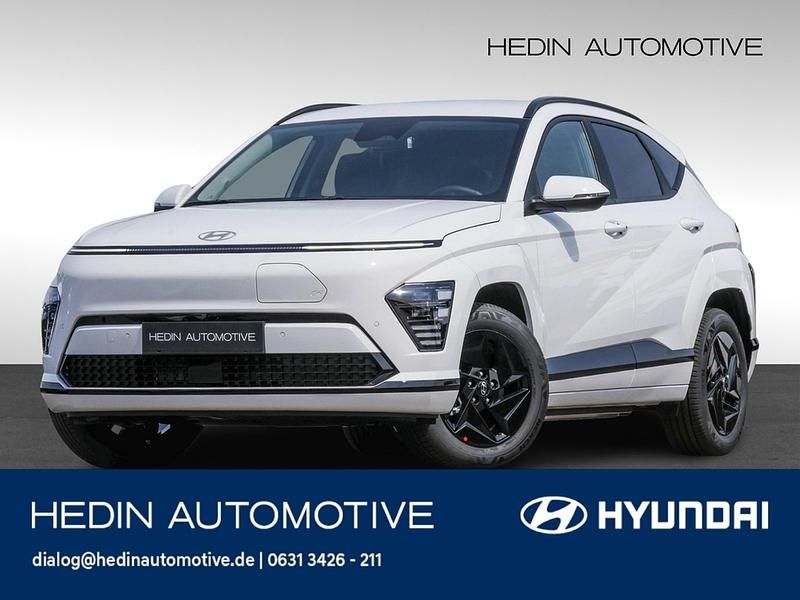 Serenity white Neu 2025 Hyundai Kona Trend SUV | 37.380 € (Fairer Preis) - Bild 1/4
