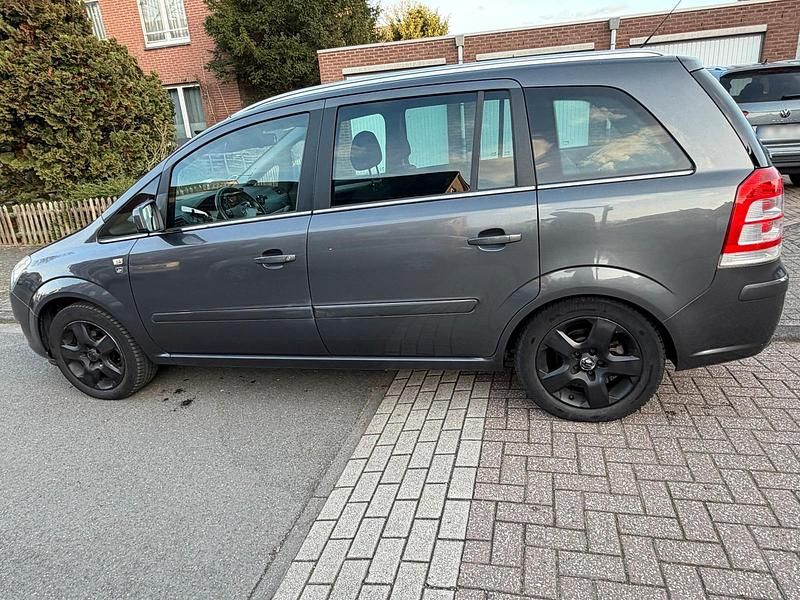 Gebraucht Opel Zafira 140 PS (102 kW) 2010 Grau Van / Kleinbus