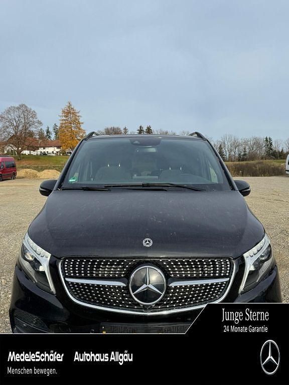 Schwarz Gebraucht 2022 Mercedes V300 AMG Van / Kleinbus | 59.850 € (Guter Preis) - Bild 1/4