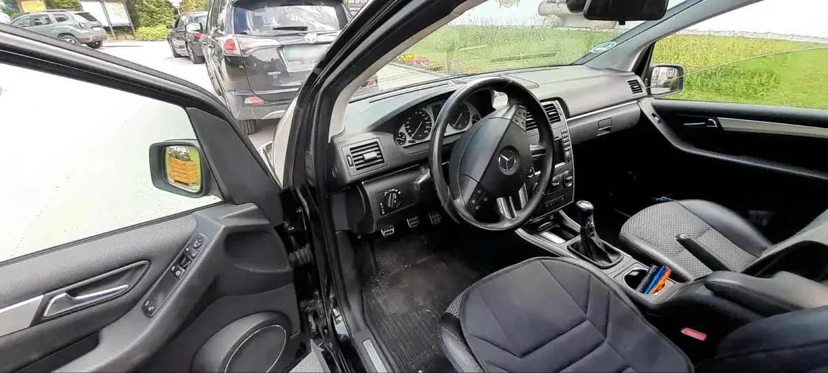 Gebraucht Mercedes B200 140 PS (102 kW) 2009 Schwarz Van / Kleinbus
