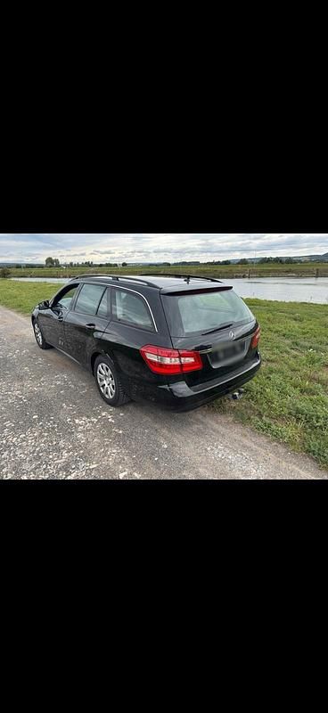 Second-hand Mercedes E250 204 CP (150 kW) 2010 Negru Break