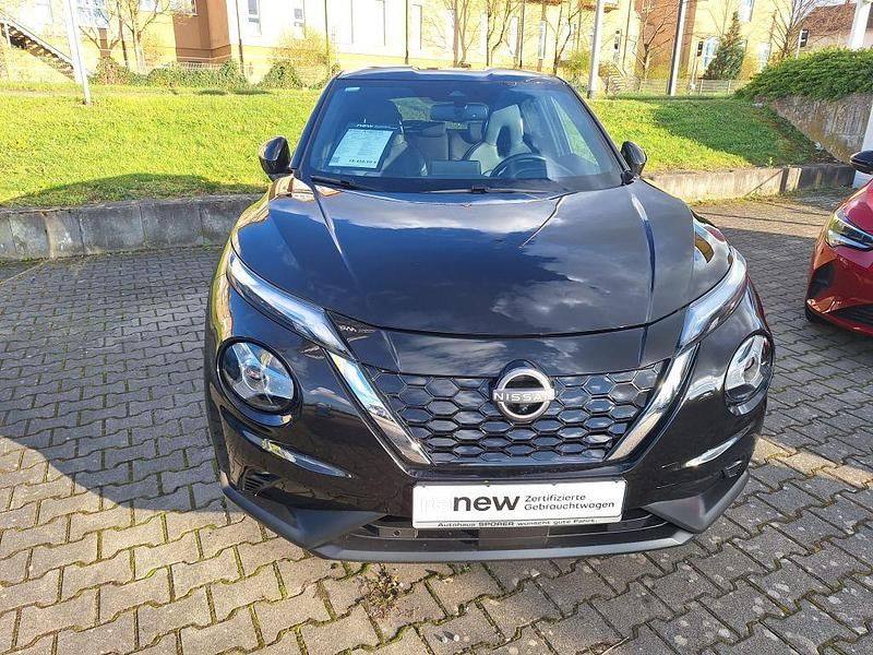 Gebraucht Nissan Juke Tekna 143 PS (105 kW) 2022 Black metallic (metallic) SUV